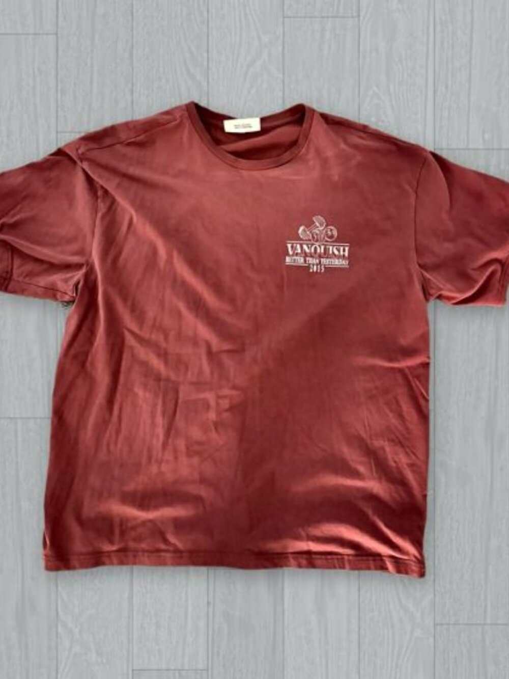 Vanquish Red Graphic Tee Men's Size L Gym Fitness Shirt
